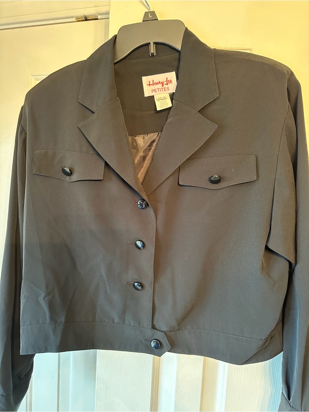 Black Cropped Button-Front Jacket - Picture 5 of 6